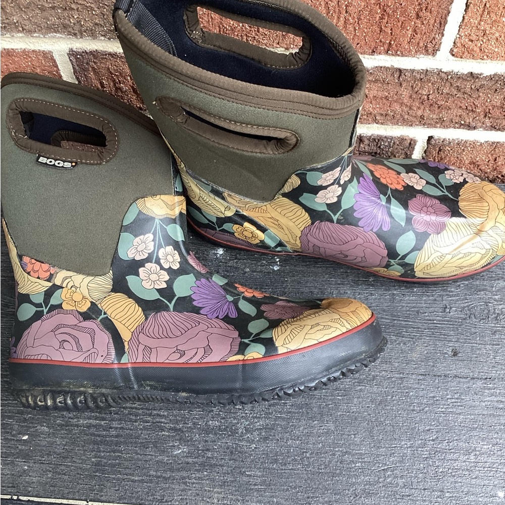 BOGS Women ‘s Neo-Tech Winter Rain Snow  Green Floral Boots Size 10